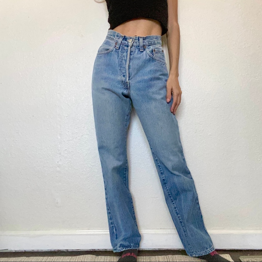 High Waisted 501 Vintage Levis Jeans - Picture 5 of 6